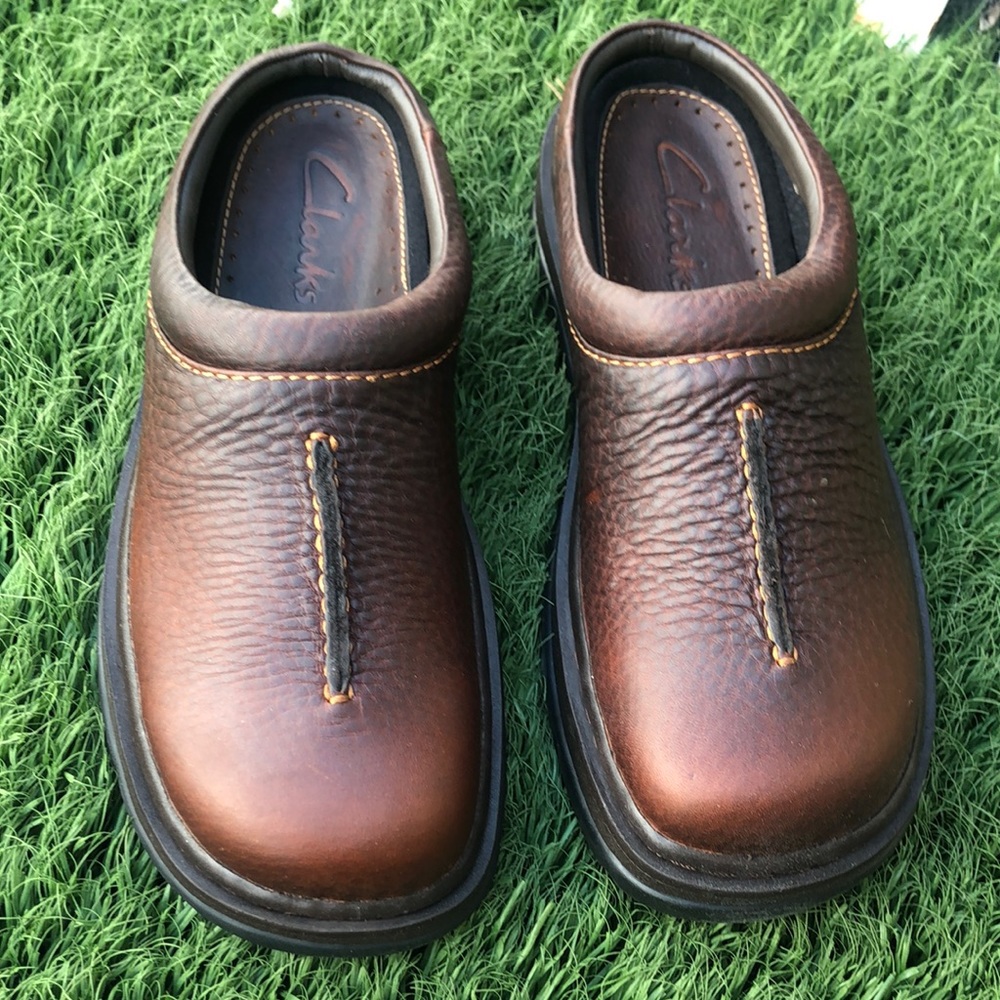 Clarks slip on